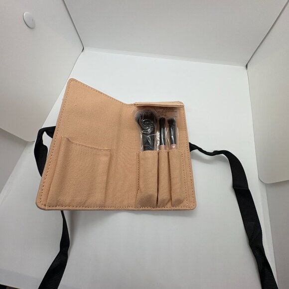 GUCCI BEAUTE MAKE UP BRUSH SET, new - Picture 2 of 2